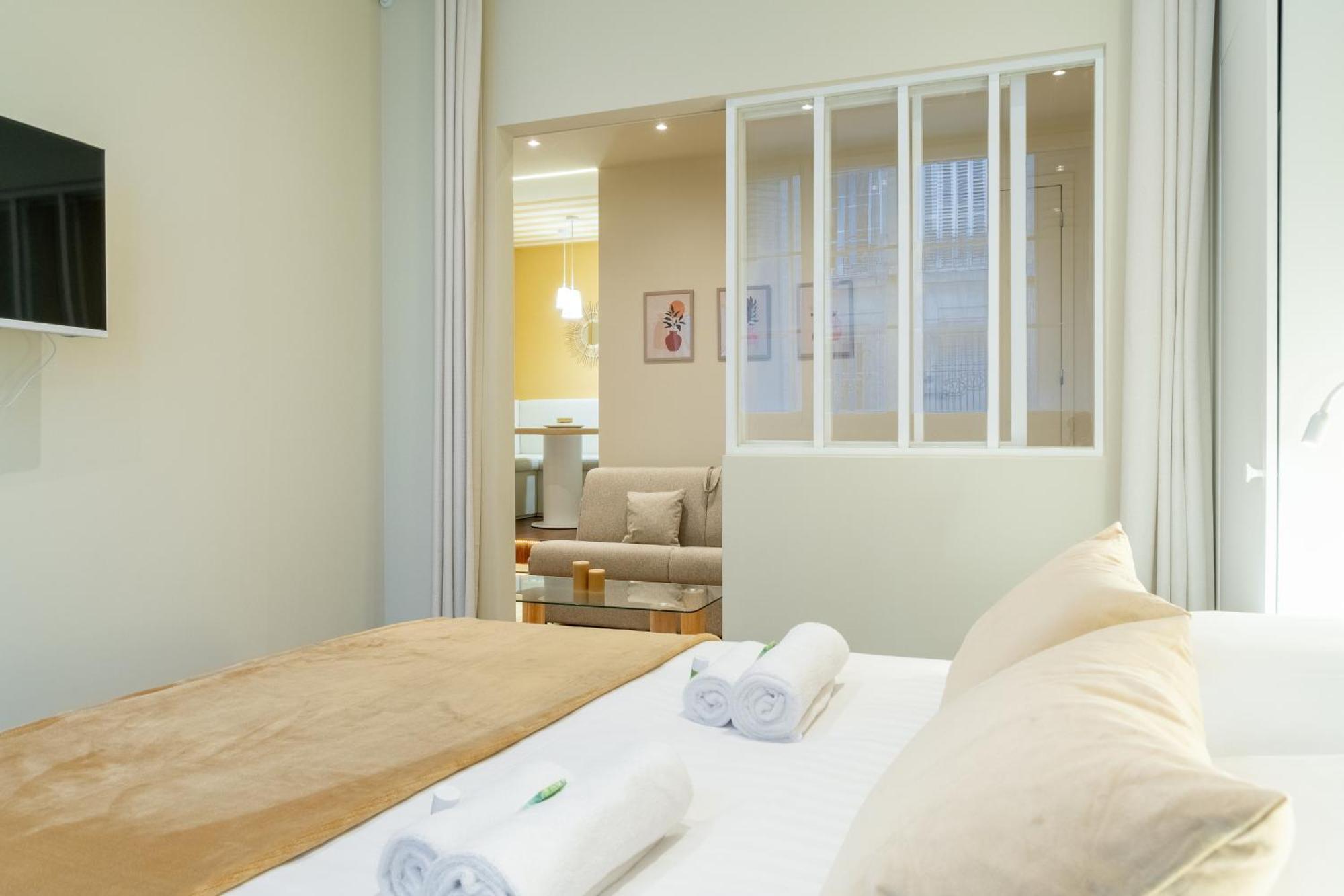 Lavie Maison Le Palais Garnier Parigi